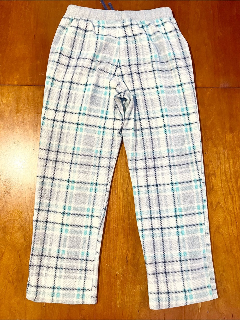 Cuddl Duds Plaid Fleece Lounge Pants w/ Pockets. White with Gray,Navy and Teal. - Picture 3 of 11